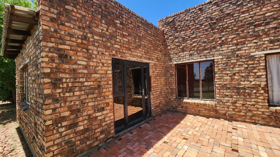 4 Bedroom Property for Sale in Lourierpark Free State